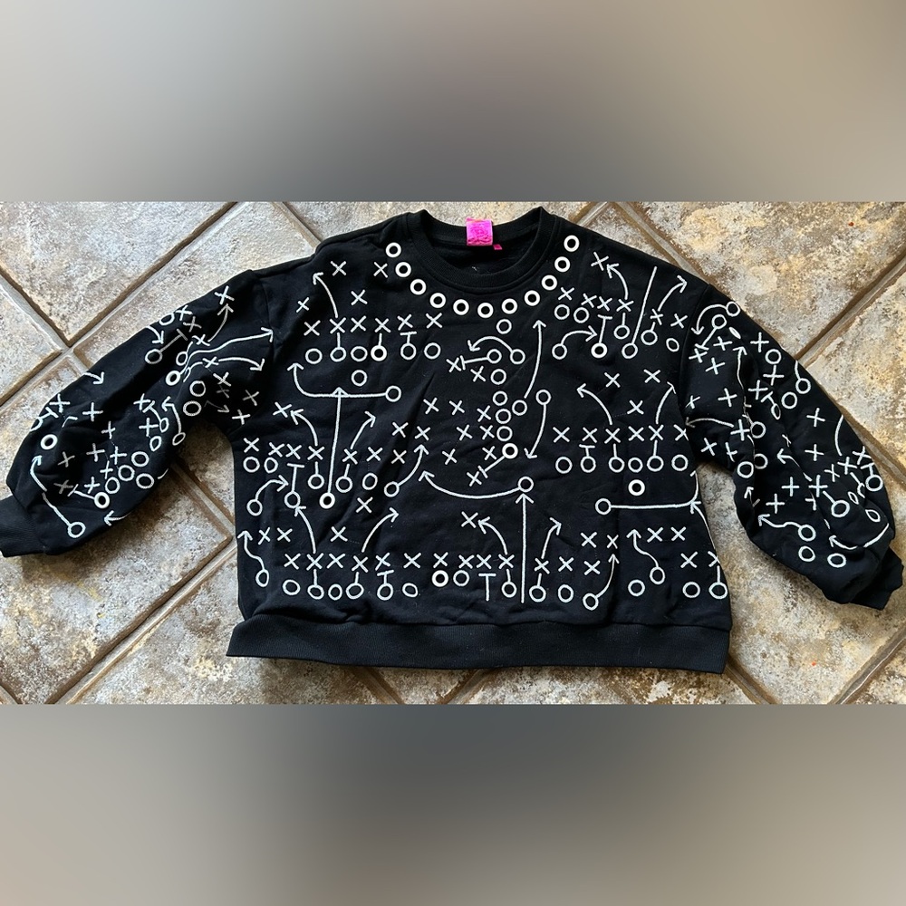 QUEEN OF SPARKLES Black and White Knit Pullover
